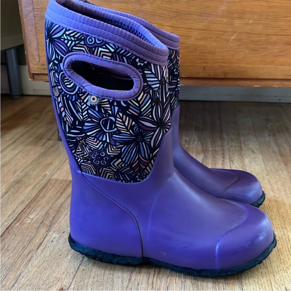 Bogs kids size 2